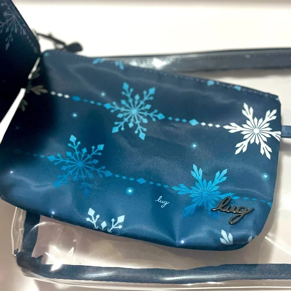 Lug Blue & White Snowflake Women's Amenity Cosmetic Bag Set